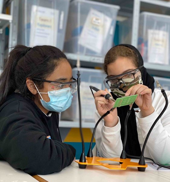 DP | Cat 3 | Physics: A focus on the experimental programme