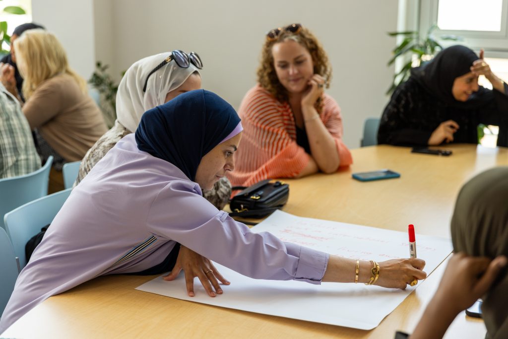 نحو تعليم بلا عوائق: التصميم الشامل للتعلم من الفكرة إلى التطبيق العملي